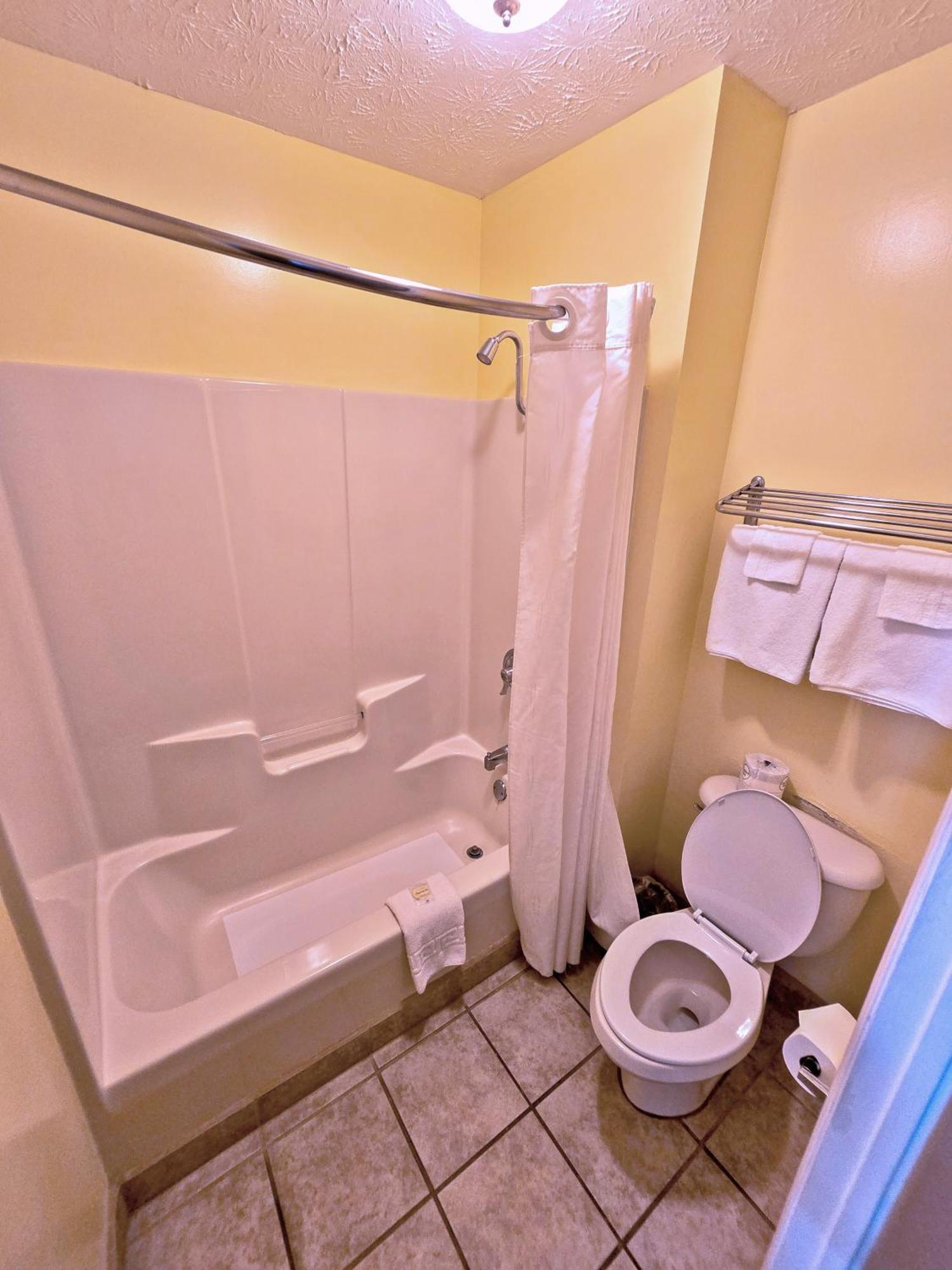 Meriwether Country Inn Warm Springs Extérieur photo